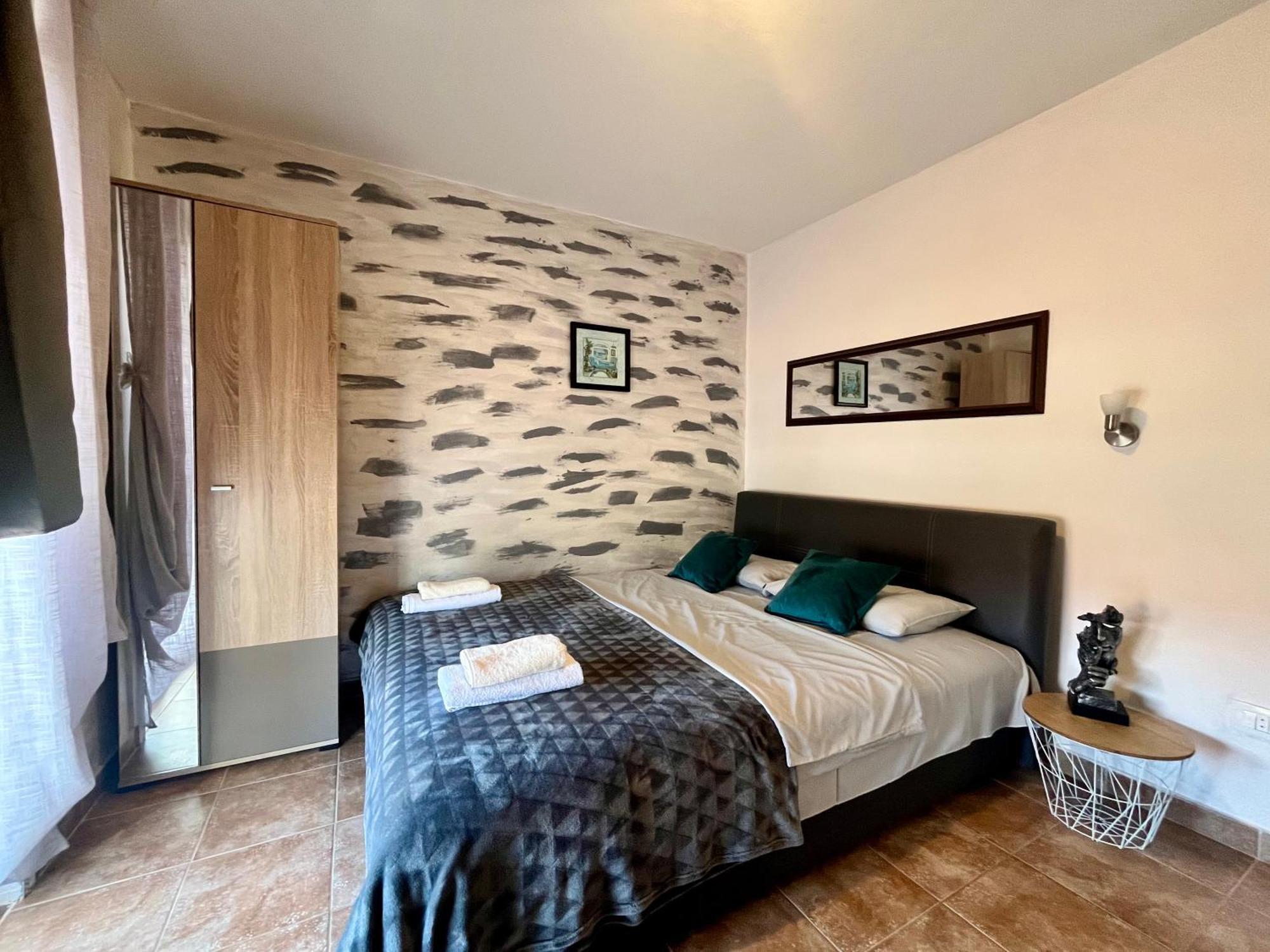 Apartments Obradovic Krasići Luaran gambar